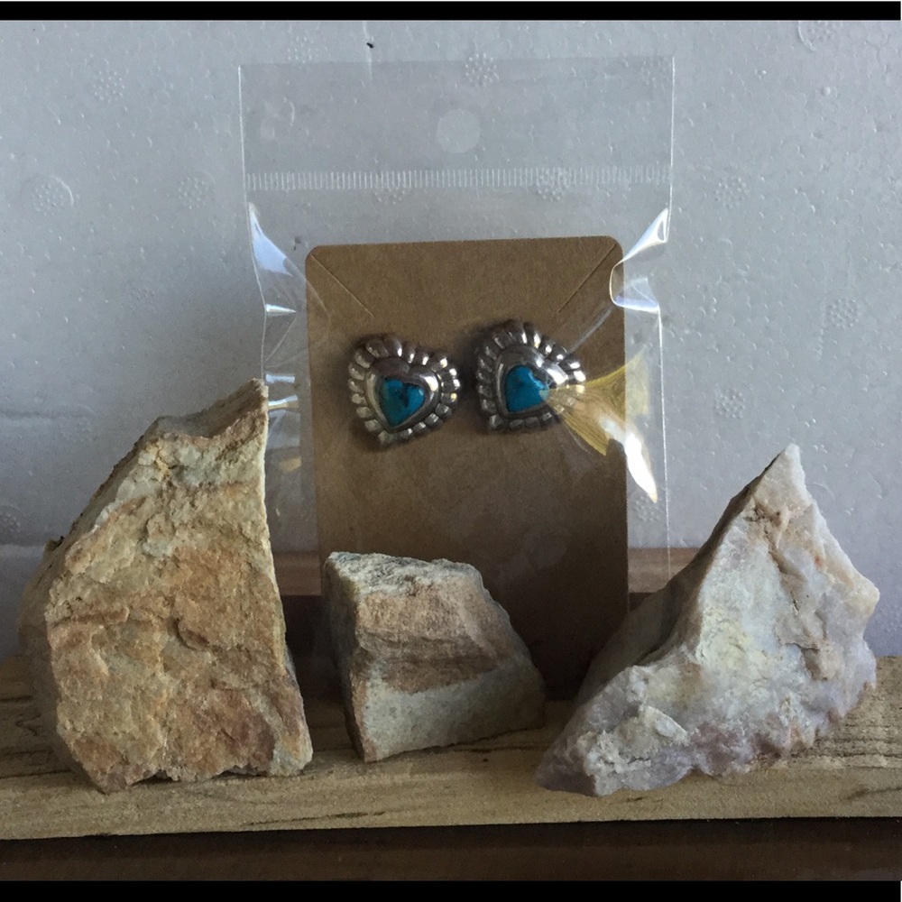 Turquoise raw heart pierced earrings 925 Native Am